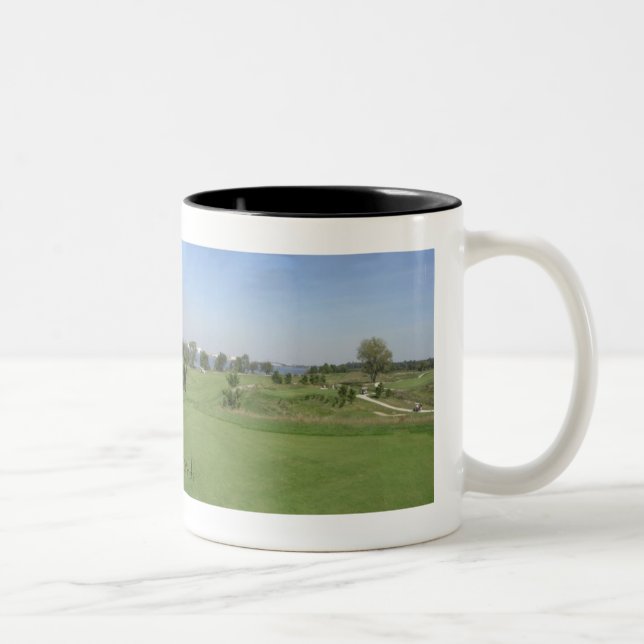 RiverWinds Golfplatz Zweifarbige Tasse (Rechts)