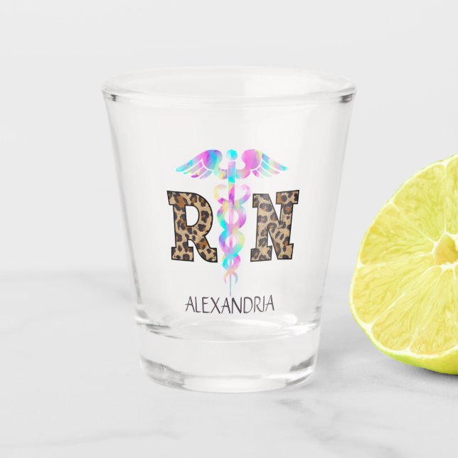 "RN" in Leopard-Printwerbung - farbiges medizinisc Schnapsglas (Vorderseite)