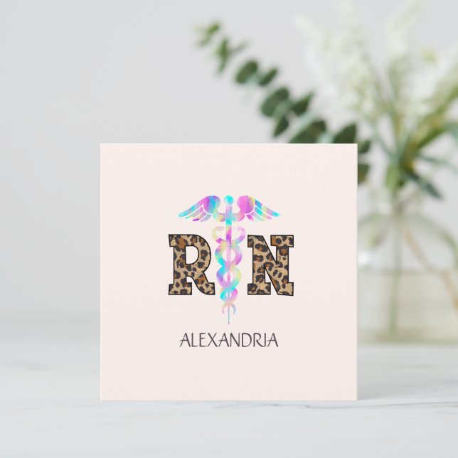 RN, Registered Nurse Leopard (Stehend Vorderseite)