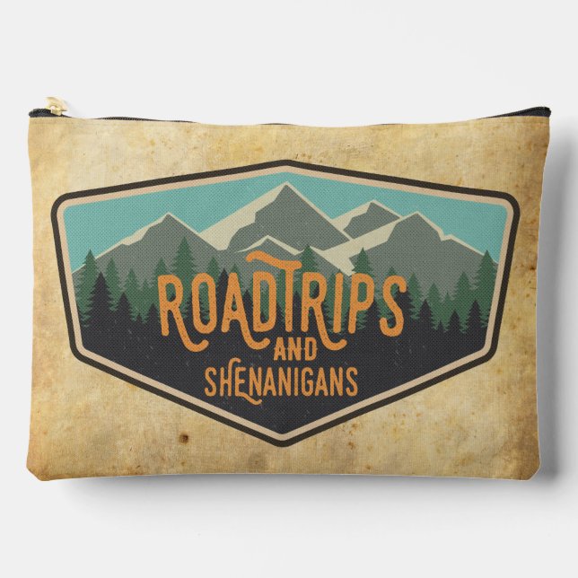 Road Trips & Shenanigans Outdoor Patch Zipper Bag Zubehörtasche (Vorderseite)