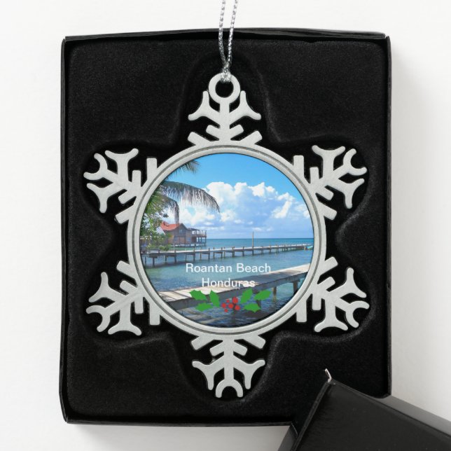 Roantan Beach, Honduras Schneeflocken Zinn-Ornament (Box)