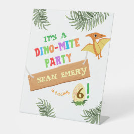 Roar in Color: Atemberaubender Dinosaurier Sockelschild