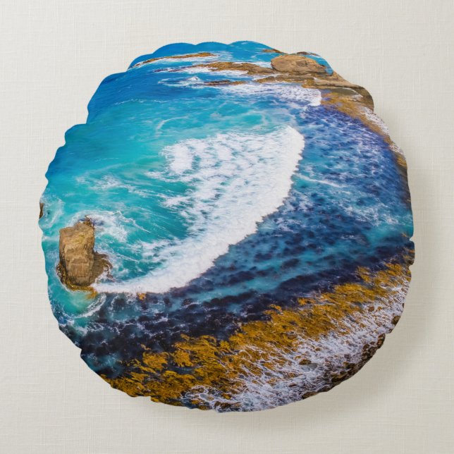 Roaring Bay am Nugget Point Rundes Kissen (Vorderseite)