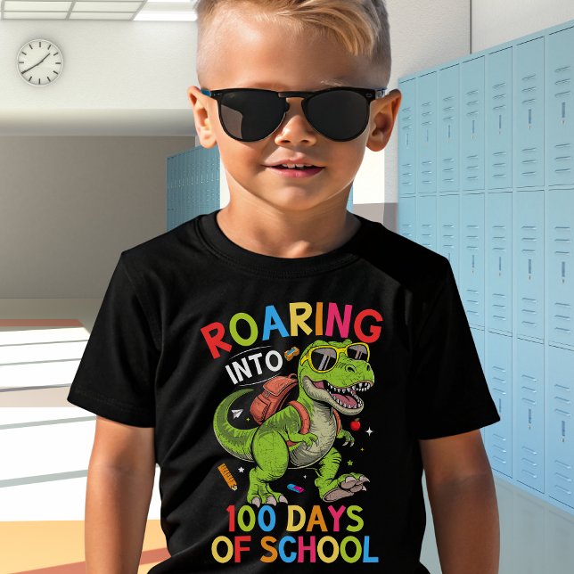 Roaring into 100 Days of School Dinosaur– Fun Kids T-Shirt (Von Creator hochgeladen)