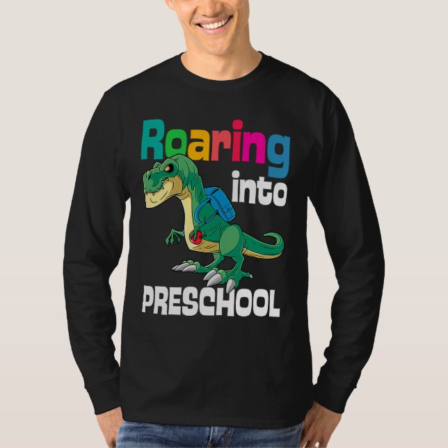 Roaring Into Preschool Dinosaur Teacher Pre K Back T-Shirt (Vorderseite)