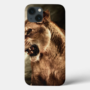 Roaring lioness against stormy sky Case-Mate iPhone hülle