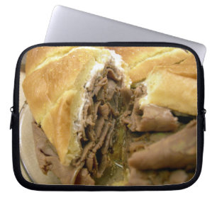 Roastbeef Sandwich mit cremigem Ziegenkäse Laptopschutzhülle