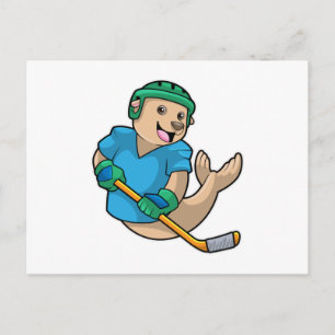 Robbe beim Eishockey mit Eishockeyschläger Postkarte