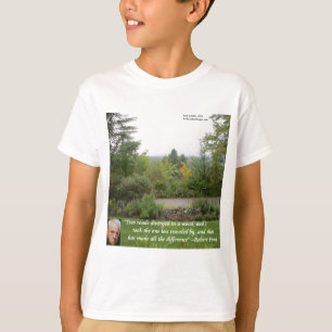 Robert Frost Weisheitszitat "Weniger begangener We T-Shirt