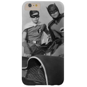 Robin and Batman Standing in Batmobile Barely There iPhone 6 Plus Hülle
