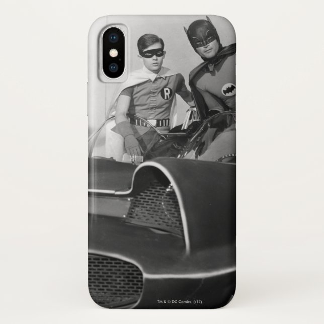 Robin und Batman Stehend in Batmobile Case-Mate iPhone Hülle (Rückseite)