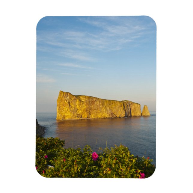 Rocher Perce (Perce-Felsen), Quebec, Kanada. Magnet (Vertikal)