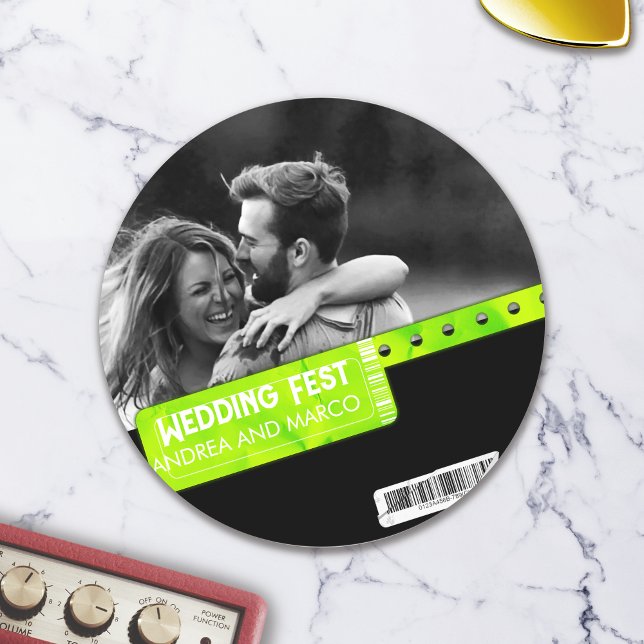 Rock and Roll Wedding Ticket Konzert Boarding Pass Runder Aufkleber (Wedding Ticket Boarding Pass Music Festival Wedding Sticker)