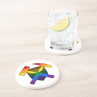 Rock-Hammer-Logo des Geologen mit LGBT-Regenbogen Getränkeuntersetzer