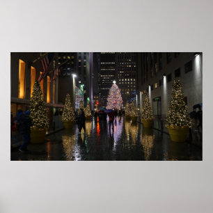 Rockefellermittelweihnachtsbaum in der Reflexion Poster