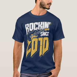 Rockin' Seit 2010 Vintag Rock Music Fan 12. Bir T-Shirt