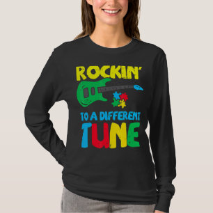 Rockin to Different Tune Guitar Autismus Bewusstse T-Shirt