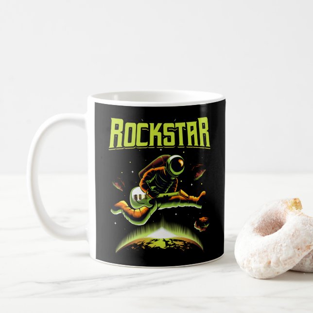 Rockstar-Astronaut spielt Gitarre im Weltraum Kaffeetasse (Mit Donut)