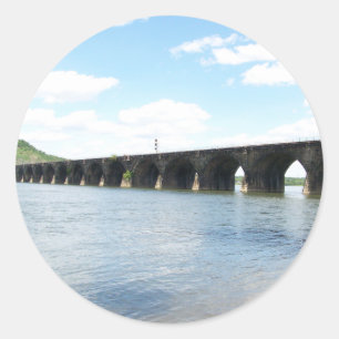 Rockville Steinmauerwerks-Bogen-Eisenbahnbrücke Runder Aufkleber