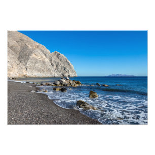 Rocky Cliff Black Sand Beach Fotodruck