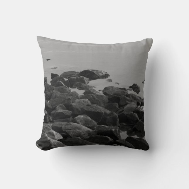 Rocky Shore Pillow Kissen (Vorderseite)
