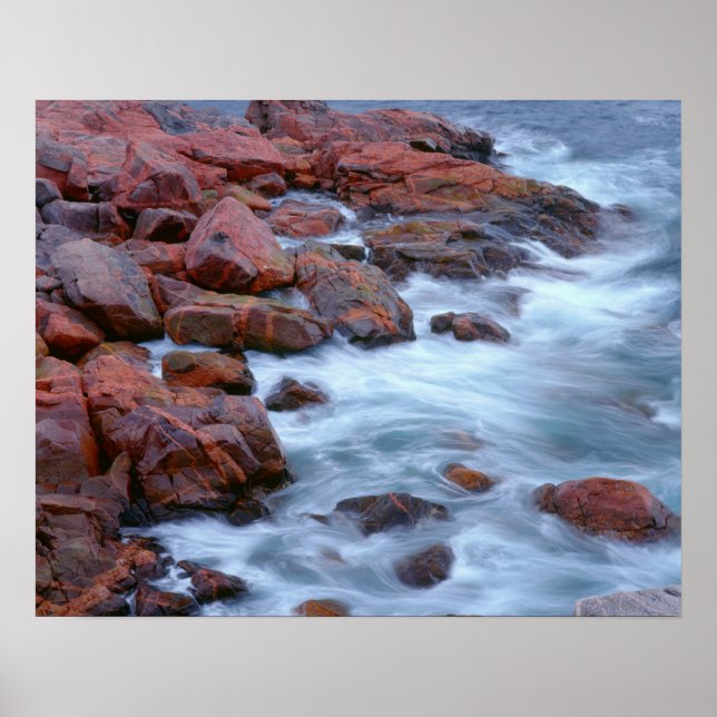 Rocky shoreline with water, Canada Poster (Vorne)