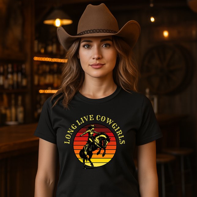 Rodeo Cowgirl auf Pferd & Retro Sonnenuntergang Vo T-Shirt (Von Creator hochgeladen)
