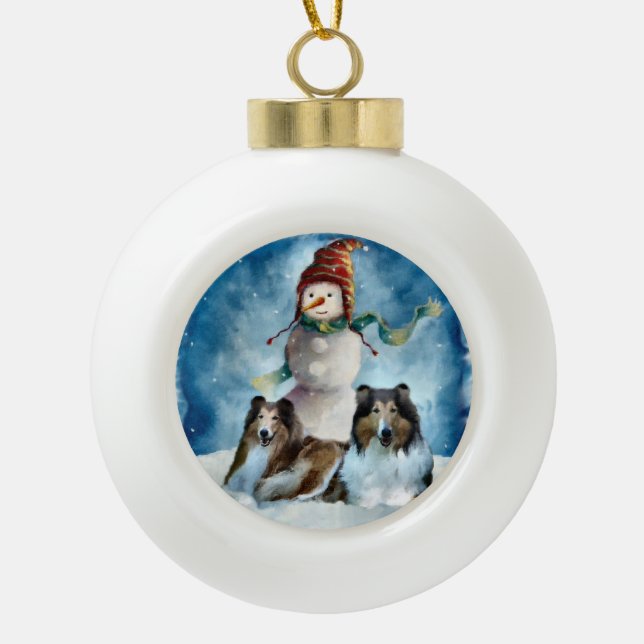 Rogh Collie über Snowman Christmas Keramik Kugel-Ornament (Vorderseite)