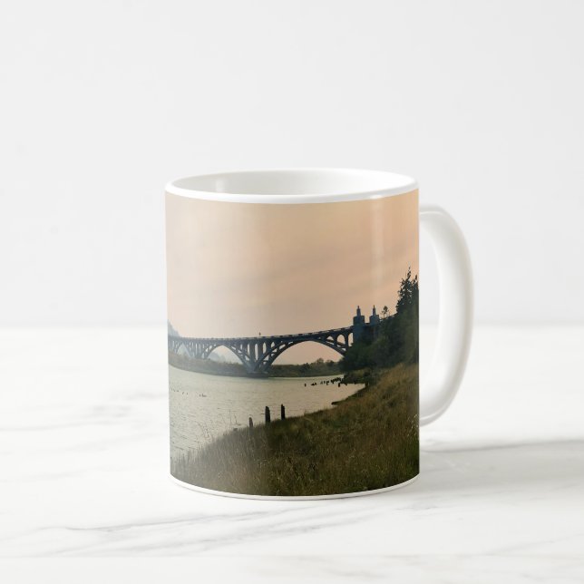 Rogue River, OR Kaffeetasse (VorderseiteRechts)