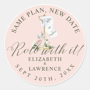 Roll with it Blush Florals & Toilettenpapier Pink Runder Aufkleber