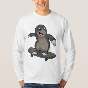 Rolle als Skater mit Skateboard T-Shirt
