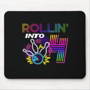 Rolle in die 4-Jahres-Geburtstags-Bowlingparty 4. Mousepad