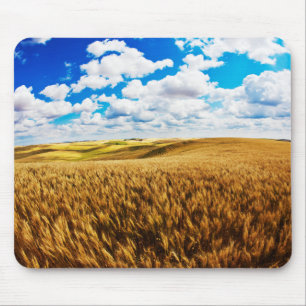 Rollende Hügel mit reifem Weizen Mousepad