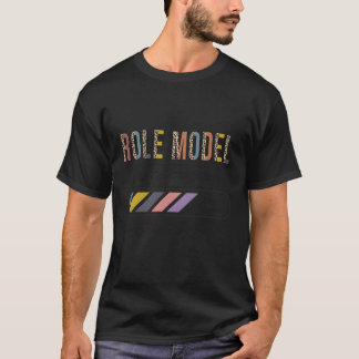 Rollenmodell im Gange Bitte warten Sie auf zukünft T-Shirt