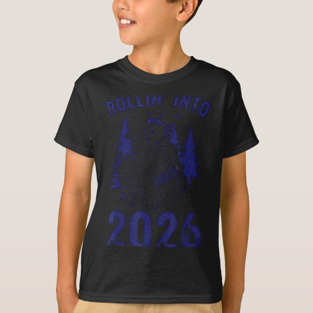 Rollin Into 2026 Raccoon Funny Dumpster Fire 2025  T-Shirt (Vorderseite)