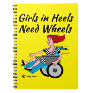 Rollstuhl-Girl-Redhead auf einem Roll-Notebook Notizblock