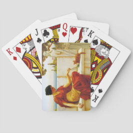 Roman Frau spielt mit ihrer Lieblingskatze Spielkarten