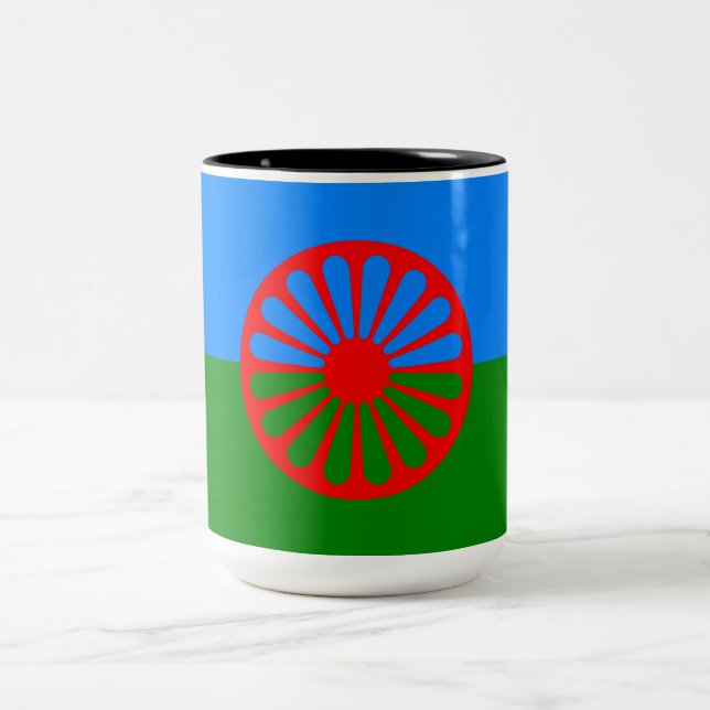 Romani Flag Zweifarbige Tasse (Mittel)