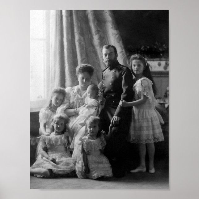 Romanov Family Portrait - Circa 1904 Poster (Vorne)