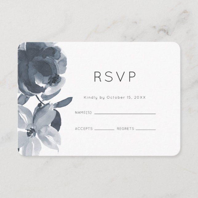 Romantic Dusty Blue Floral Wedding RSVP Karte (Vorderseite)