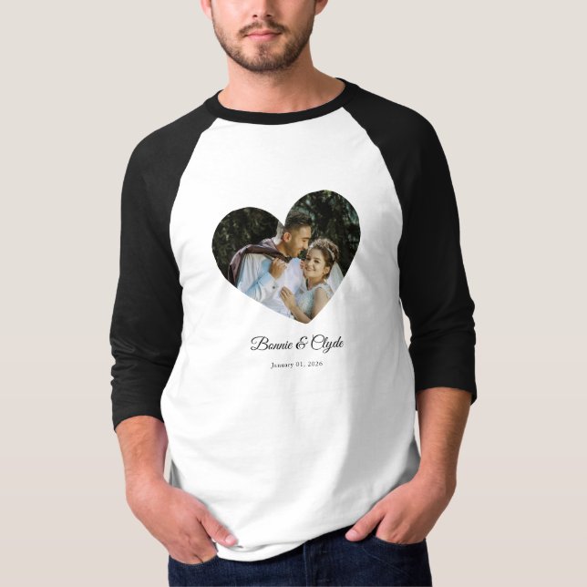 Romantic Heart Couple Name Date Personalized T-Shirt (Vorderseite)
