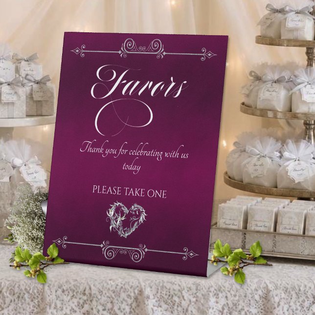 Romantic Heart Favors - Pflaume Sockelschild (Von Creator hochgeladen)