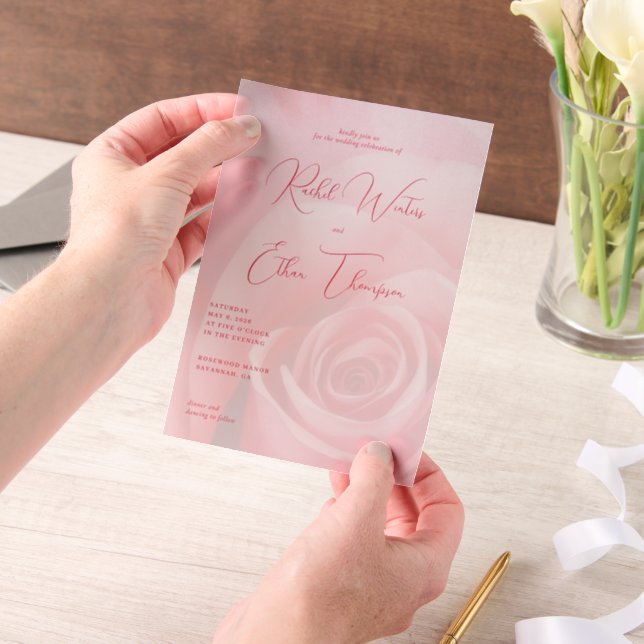 Romantic Pink Rose Wedding Invitation (Handgehalten)
