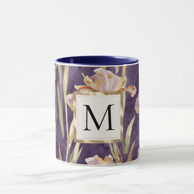 Romantic Purple Iris Floral Gold monogram Tasse (Zentrum)