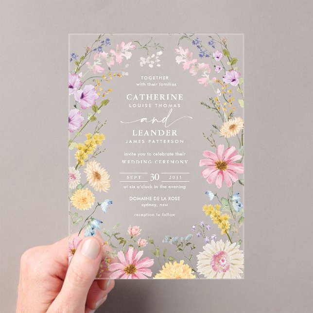 Romantic Spring Wildflower Meadow Wedding Acryleinladungen (Insitu (Handheld))