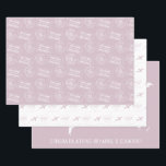 Romantic Travel Theme Passport Briefmarke Flugzeug Geschenkpapier Set<br><div class="desc">Die Briefmarke sind in Lila gehalten, mit rosafarbenen, rosafarbenen Hochzeitspasspassagen, einem Mono-Flugzeug-Herzstück und einer rosafarbenen Weltkarte auf personalisiertem Verpackungspapier mit unterschiedlichen Designs für ein Hochzeit in Urlaubsort-Paar oder ein Brautparty zum Thema Reisen oder Empfang-Tischdekoration. Geben Sie den Ort der Hochzeit, die Namen der Ehepaare und das Hochzeitdatum ein, um die...</div>
