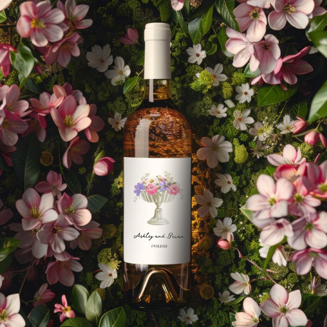 Romantic Tuscan Garden Urn with Flowers Wedding Weinetikett (Von Creator hochgeladen)