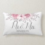 Romantic Watercolor Pink Florals Mr & Mrs Wedding Lendenkissen<br><div class="desc">Zum Hochzeitsfeiern</div>