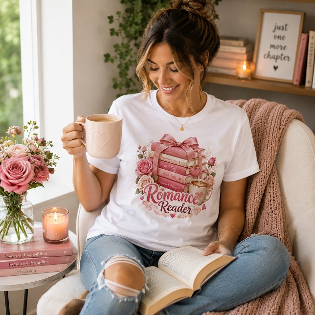 Romantik-Leser Rosa Bücherstapel Tri-Blend Shirt (Von Creator hochgeladen)