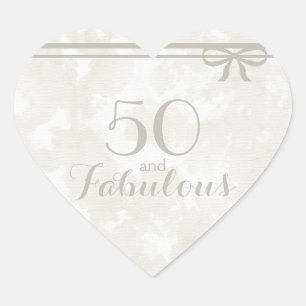 Romantisch und elegant Grau "50 and Fabulous" Herz-Aufkleber